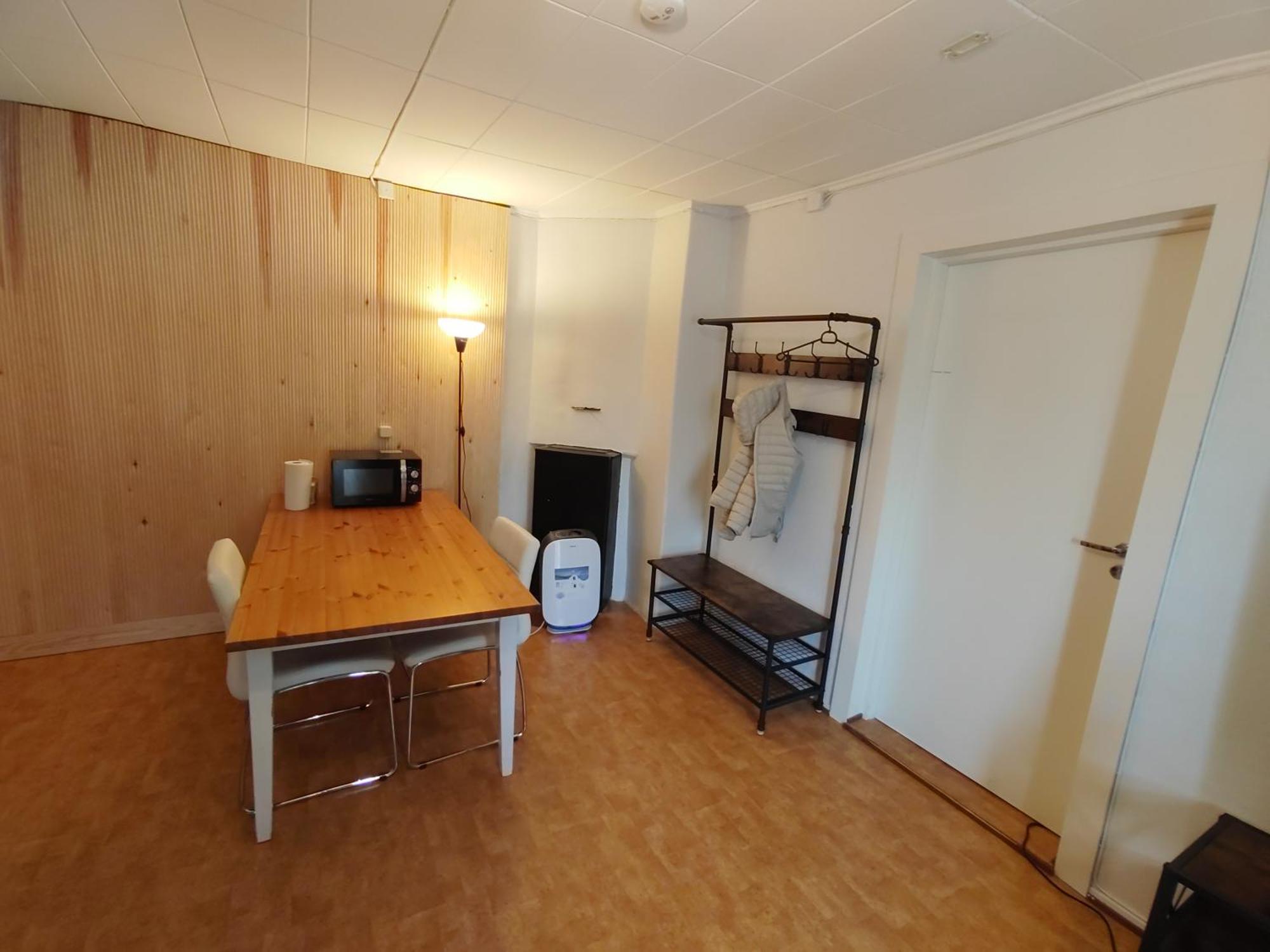 Kalle'S Unluxury Guest House Aircon 15Min City Center By Train Helsinki Room photo